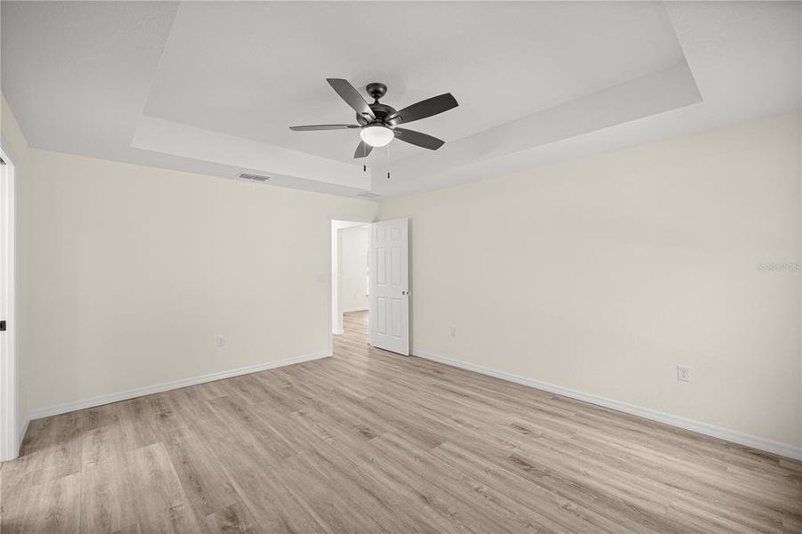 Spacious, unfurnished interior of a new home in , Ocklawaha (Image 14).