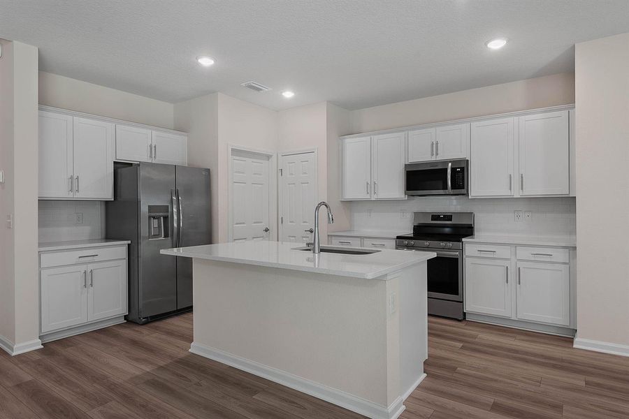 17-web-or-mls-46 Poplar-17 17-web-or-mls-46 Poplar-17