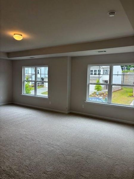 Spacious, unfurnished interior of a new home in Castleberry Pointe, Dawsonville (Image 9).