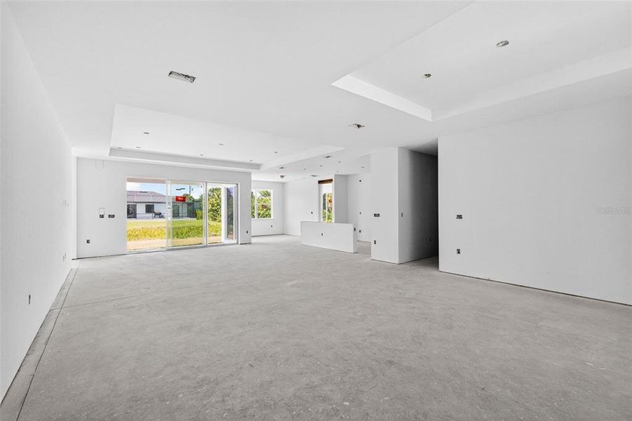 Spacious, unfurnished interior of a new home in , Port Charlotte (Image 7).
