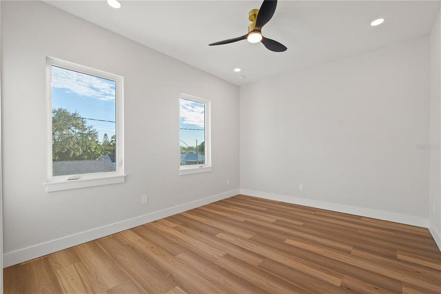 Spacious, unfurnished interior of a new home in , Tampa (Image 26).