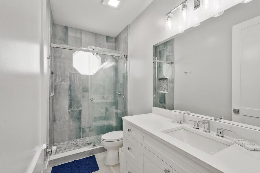 12-425 Hugh Street-12