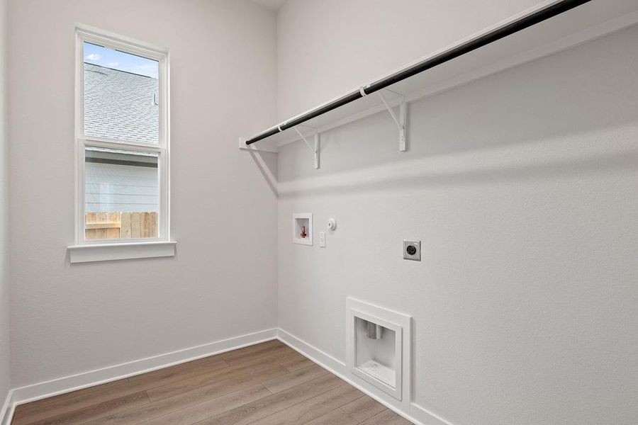 Spacious, unfurnished interior of a new home in Lagos Reserve, Manor (Image 30).