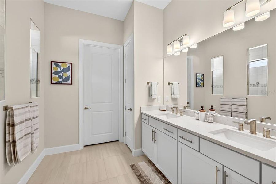 Furnished interior view inside a new home in , Venice (Image 17).