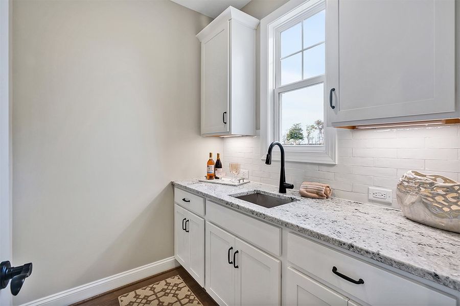 Lumina Island, Optional Messy Kitchen