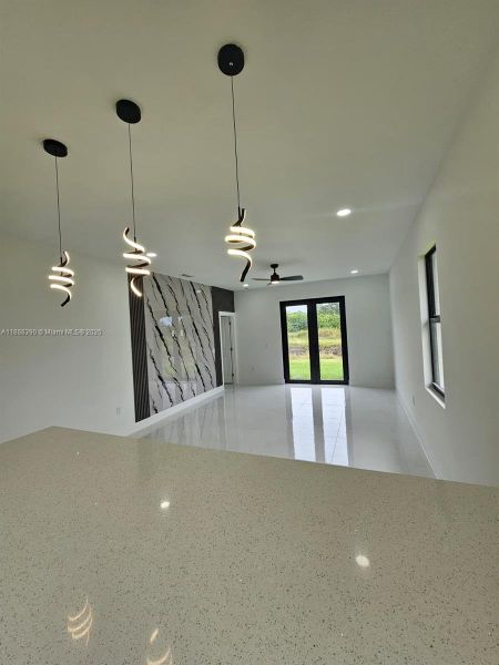 Spacious, unfurnished interior of a new home in , Lehigh Acres (Image 7).
