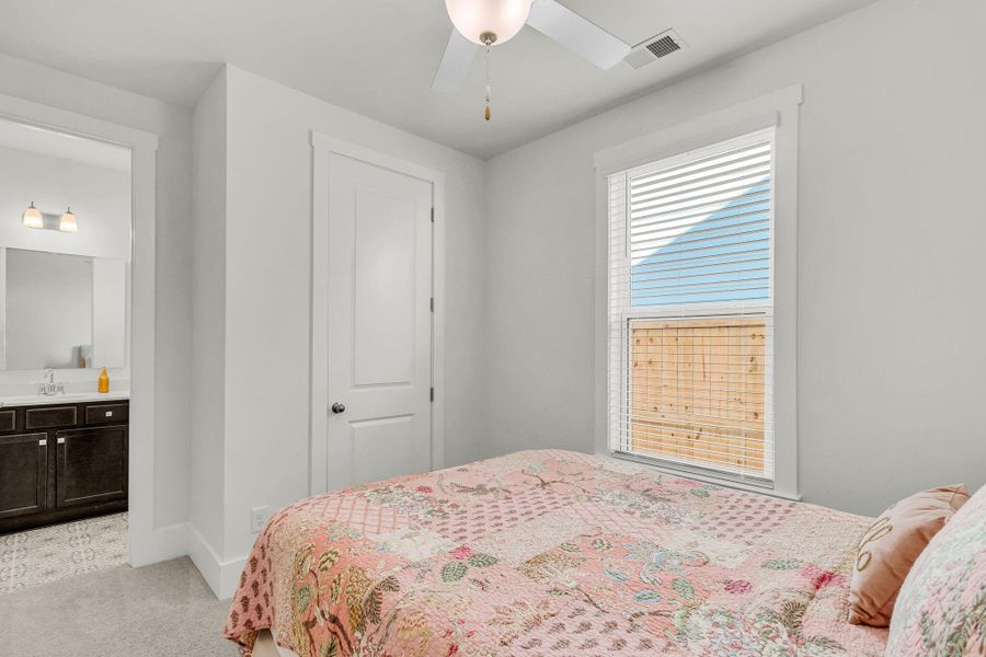 Furnished interior view inside a new home in , Ravenel (Image 31).