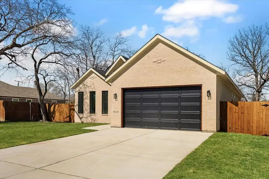 Front exterior of a new home in , Fort Worth, TX, highlighting curb appeal (Image 19).