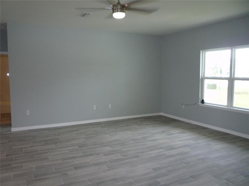 Spacious, unfurnished interior of a new home in , Ocala (Image 15).