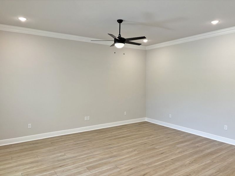 Spacious, unfurnished interior of a new home in Houston Place, Crestview (Image 11).