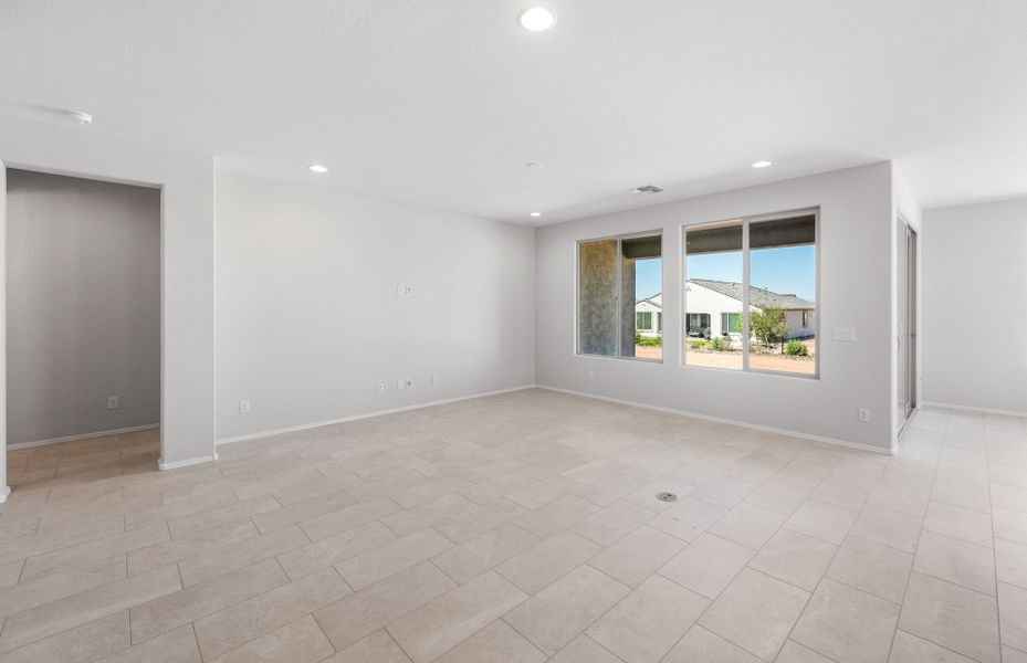 Spacious, unfurnished interior of a new home in Sun City Festival, Buckeye (Image 21).