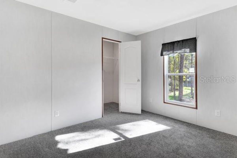 Spacious, unfurnished interior of a new home in , Crystal River (Image 15).