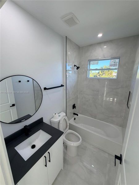 Furnished interior view inside a new home in , Lehigh Acres (Image 5).