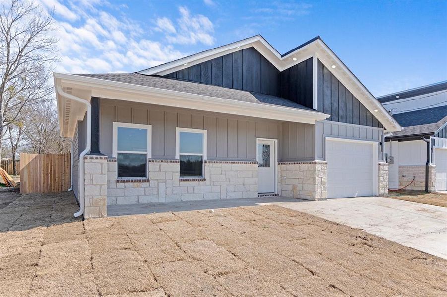 Exterior details and patio area of a home in , Greenville (Image 3).