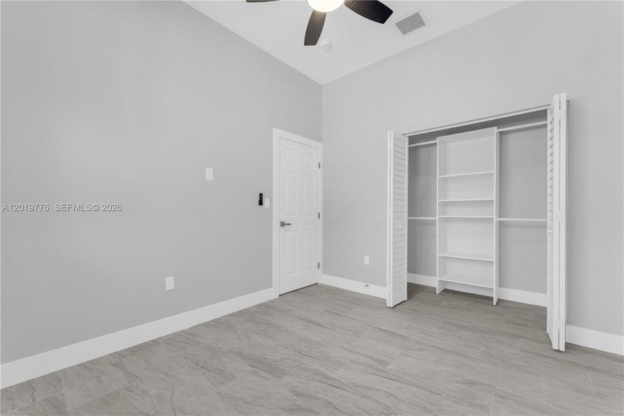 Spacious, unfurnished interior of a new home in , Fort Lauderdale (Image 21).