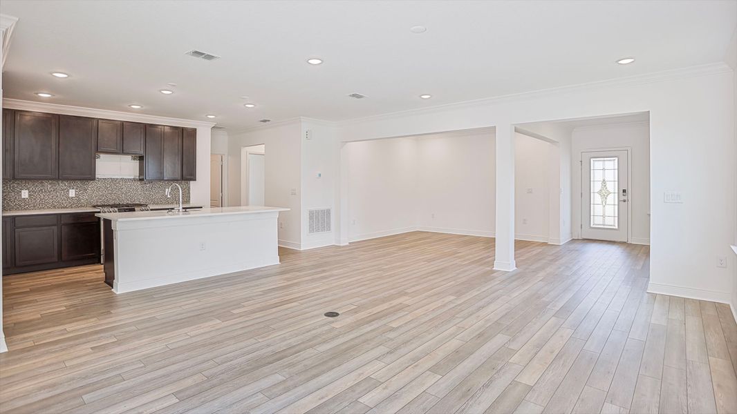 Spacious, unfurnished interior of a new home in Heritage Station, Punta Gorda (Image 21).