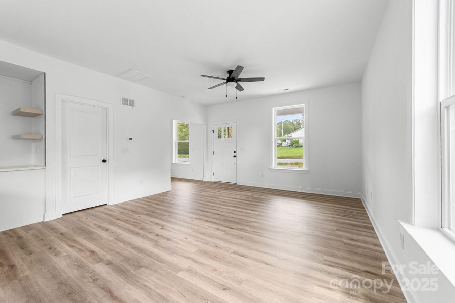 Spacious, unfurnished interior of a new home in , Shelby (Image 20).