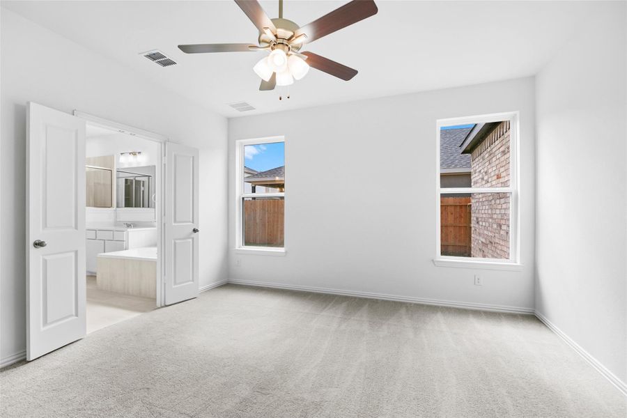 Spacious, unfurnished interior of a new home in Beamer Villas, Friendswood (Image 28).