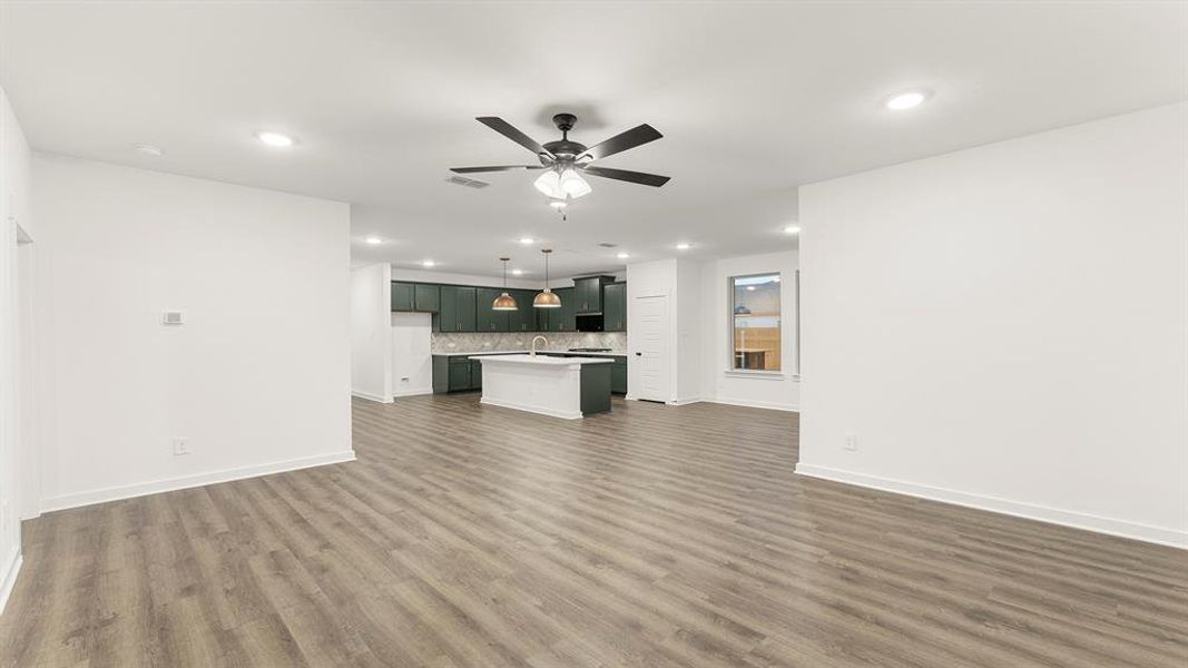 17. 1317 Rothland - Family (3)