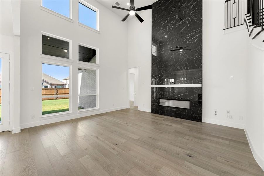 07. 4717 Allende - Family