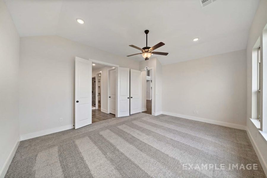 Spacious, unfurnished interior of a new home in Lago Mar, Texas City (Image 26).
