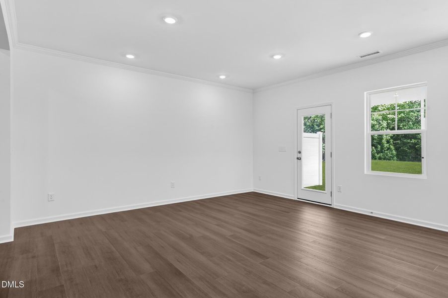 10_1108_Barred_Owl_Trl-Living_room-8071 10_1108_Barred_Owl_Trl-Living_room-8071