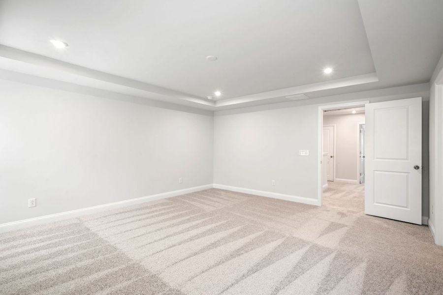 Spacious, unfurnished interior of a new home in Waterways, Richmond Hill (Image 21).