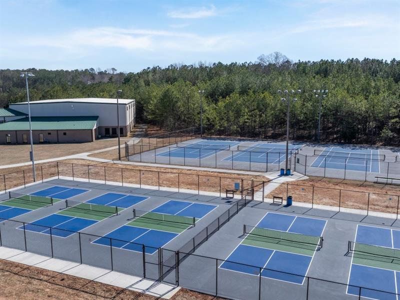 Community amenities in Hamptons at Riverwood South, Dallas (Image 42).