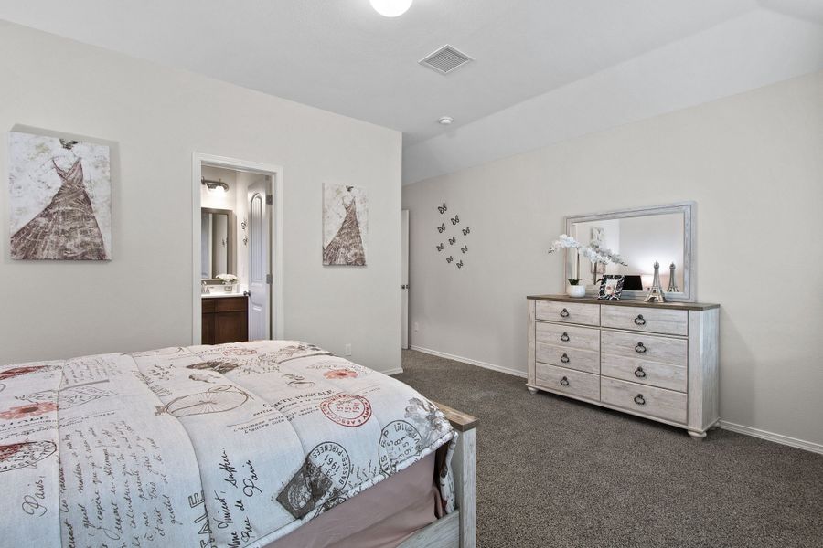 Representative furnished interior of a home built from the Meadow-1930SSC by Saratoga Homes in Paseo Del Este, El Paso (Image 25).
