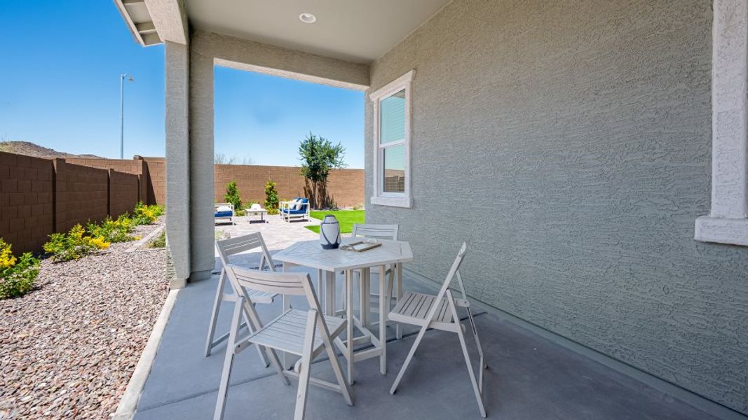 Wayfarer Covered Patio