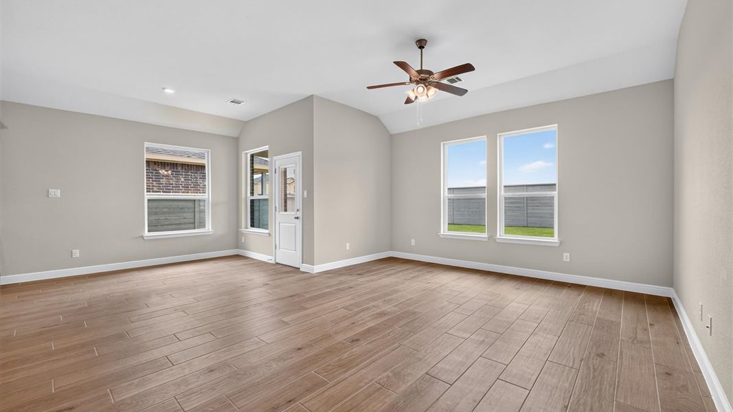 Spacious, unfurnished interior of a new home in Treeline, Justin (Image 22). Spacious, unfurnished interior of a new home in Treeline, Justin (Image 22).