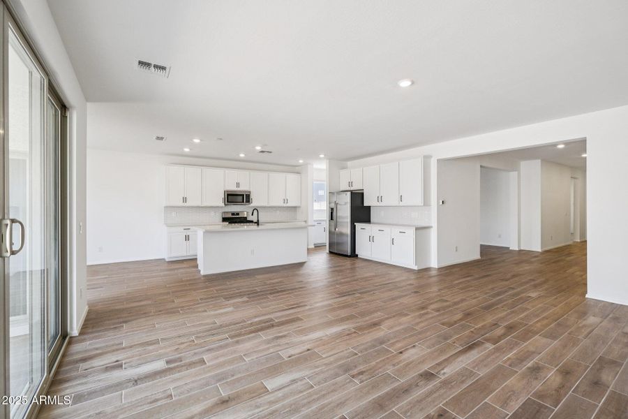 7-web-or-mls-W Cansados Rd-S2408-007