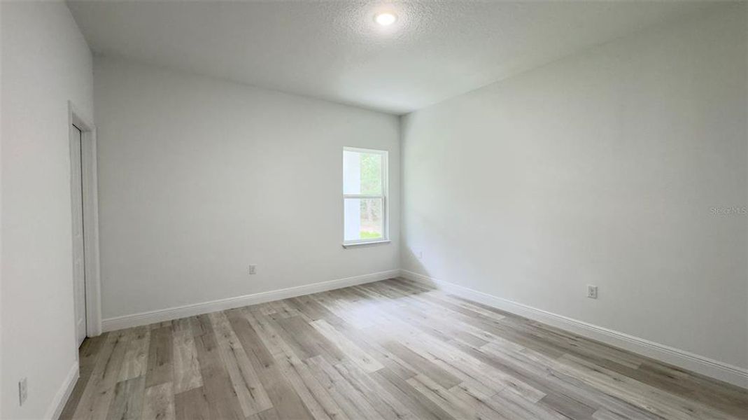 Spacious, unfurnished interior of a new home in , Citrus Springs (Image 15).