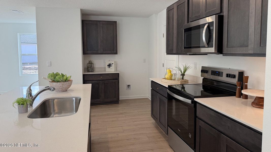 Furnished interior view inside a new home in Copes Landing, Jacksonville (Image 15).