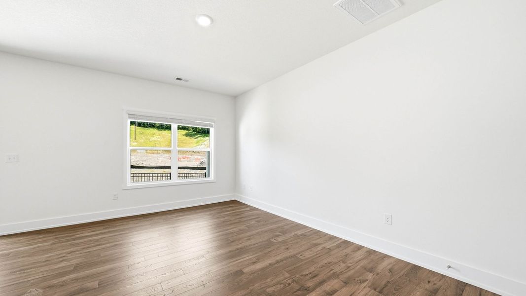 Spacious, unfurnished interior of a new home in Cherokee Crossing, Kodak (Image 11). Spacious, unfurnished interior of a new home in Cherokee Crossing, Kodak (Image 11).