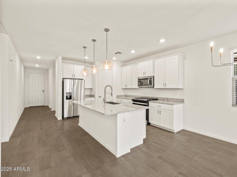 35-1W0A0783 35-1W0A0783