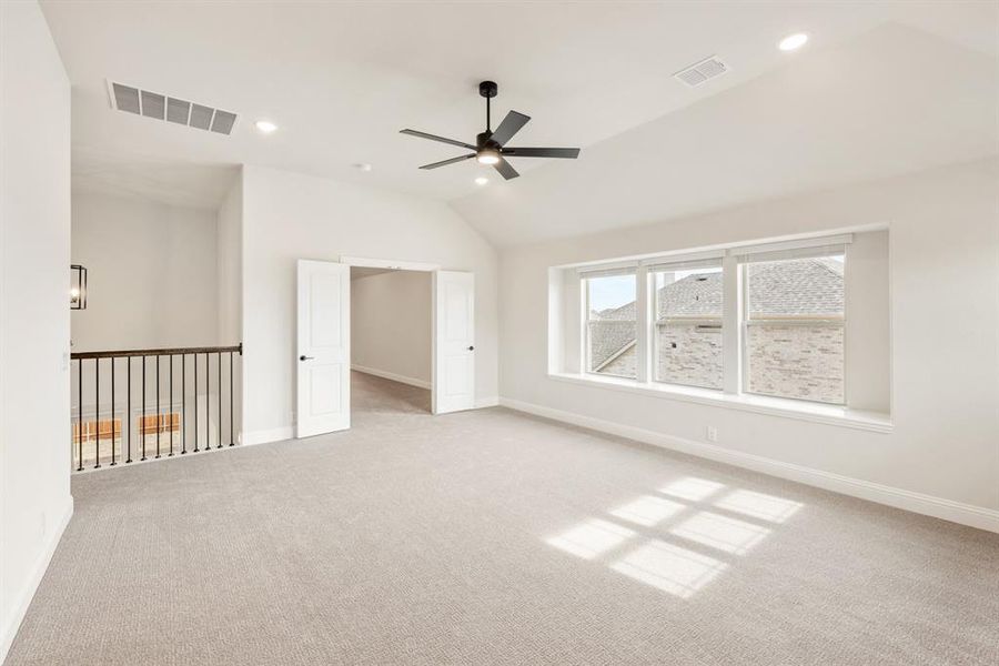Spacious, unfurnished interior of a new home in Rockwood, Mansfield (Image 36).