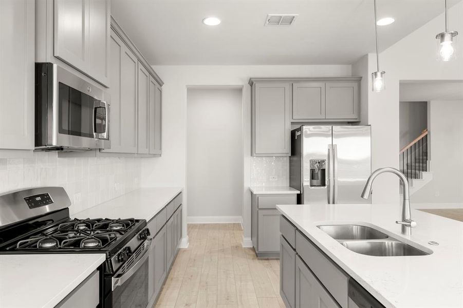 21. 2126 Rhodora - Kitchen (4)