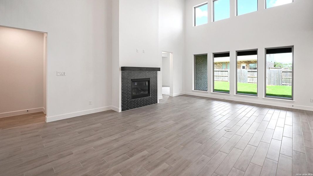 Spacious, unfurnished interior of a new home in Veramendi, New Braunfels (Image 19).