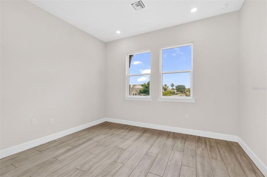 Spacious, unfurnished interior of a new home in Seahaven, Punta Gorda (Image 38).