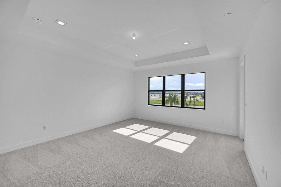 Spacious, unfurnished interior of a new home in Apex at Avenir, Palm Beach Gardens (Image 49).
