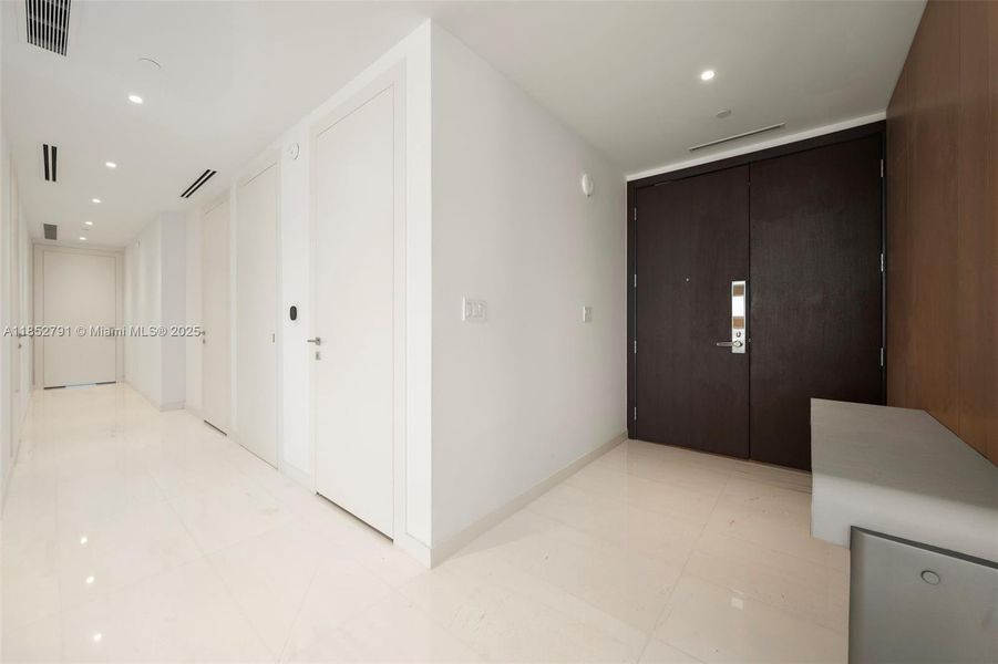 Spacious, unfurnished interior of a new home in , Miami (Image 18).