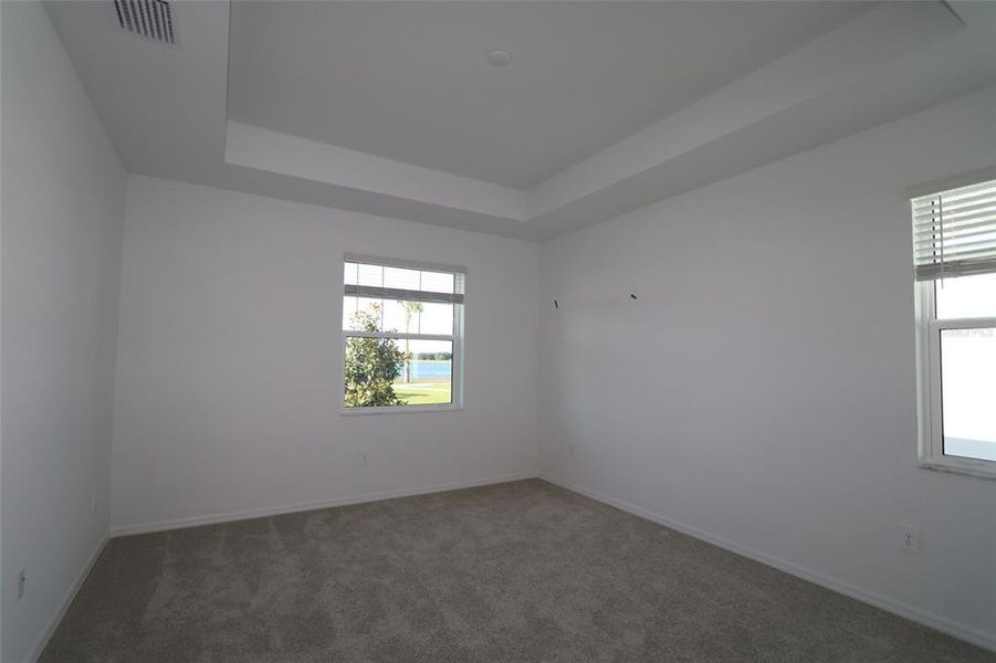 Spacious, unfurnished interior of a new home in , Sarasota (Image 12).