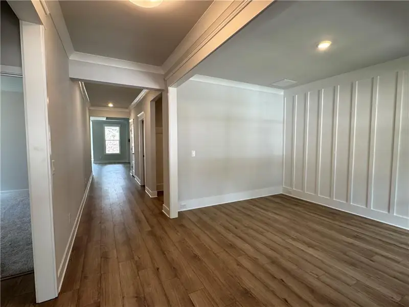 Spacious, unfurnished interior of a new home in Rosewood Lake Preserve, Hoschton (Image 10).