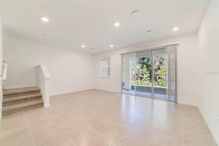 Spacious, unfurnished interior of a new home in Towns at Greenleaf, Oviedo (Image 13).