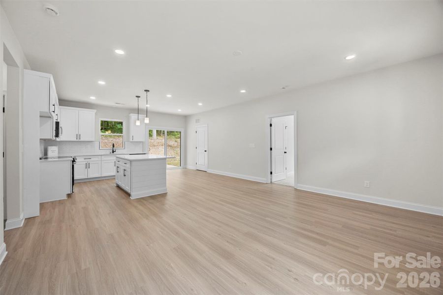 Spacious, unfurnished interior of a new home in , Kings Mountain (Image 28). Spacious, unfurnished interior of a new home in , Kings Mountain (Image 28).