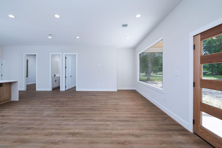 Spacious, unfurnished interior of a new home in , Trinity (Image 21).