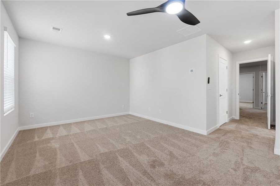 Spacious, unfurnished interior of a new home in The Enclave at Stonewall Station, Union City (Image 13).