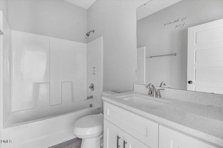 33-601 West Main St-33 33-601 West Main St-33