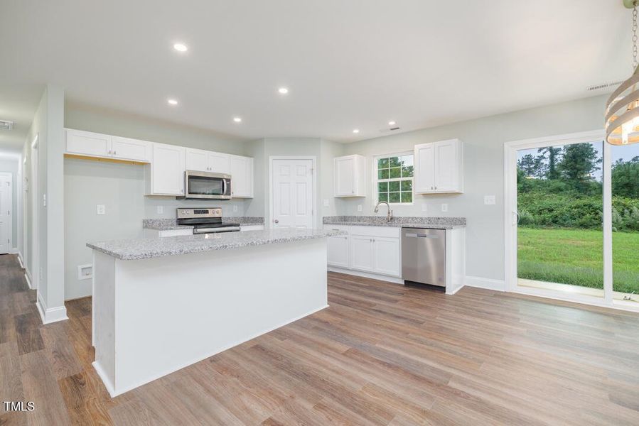 1291-Roanoke-Chapel-Rd-1